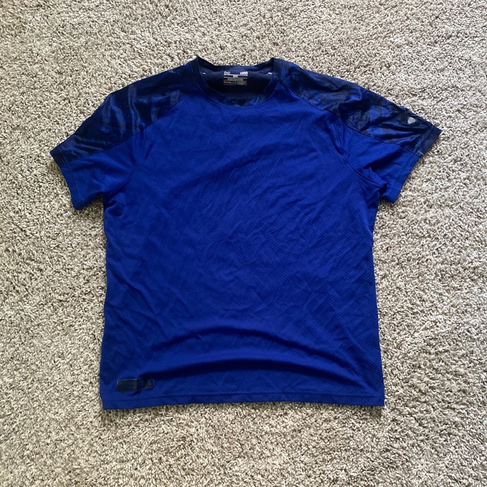 Like new under armour shirt